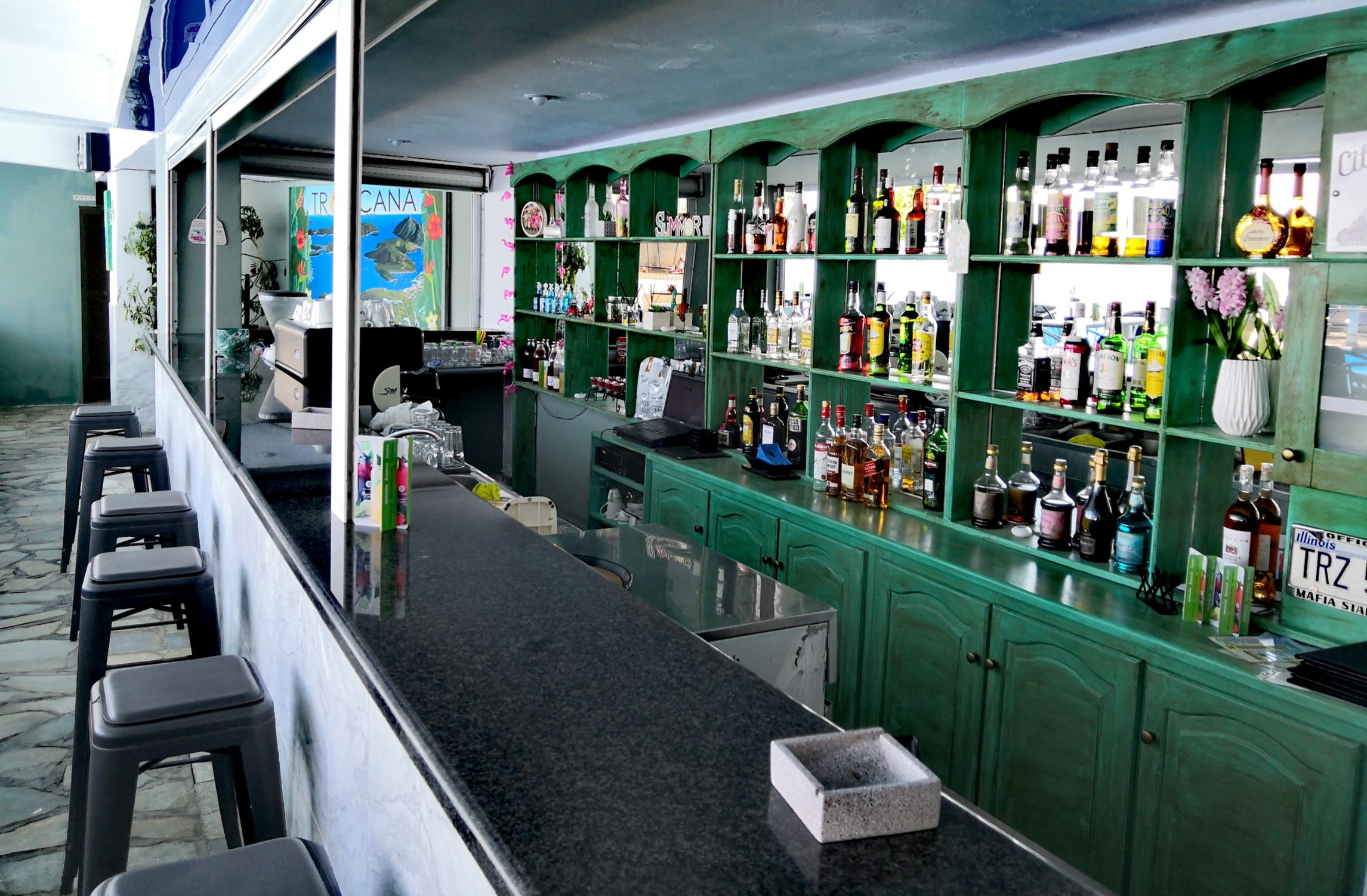 Tropicana Inn Нидри Экстерьер фото